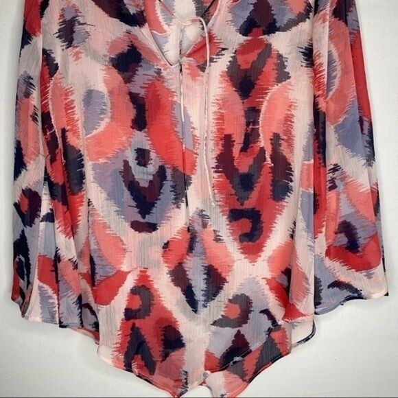 Banana Republic Top Women's S Pink Blue Pattern Sheer Asymmetrical Hem Tie Neck - Picture 4 of 10